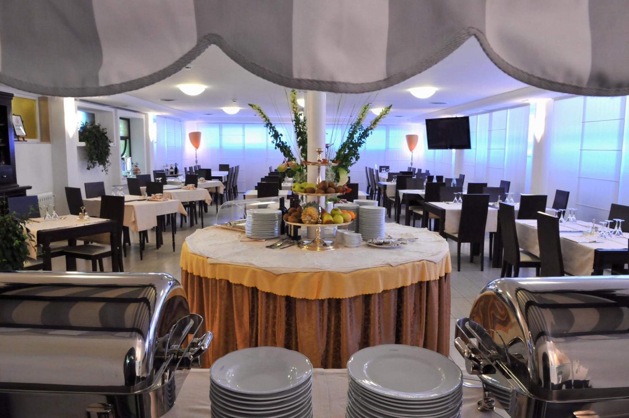 Hotel Al Fogher 3*
